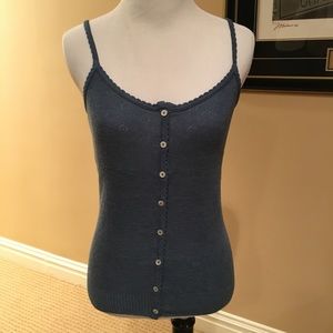 Cute stretchy tank top w/perforated heart shapes